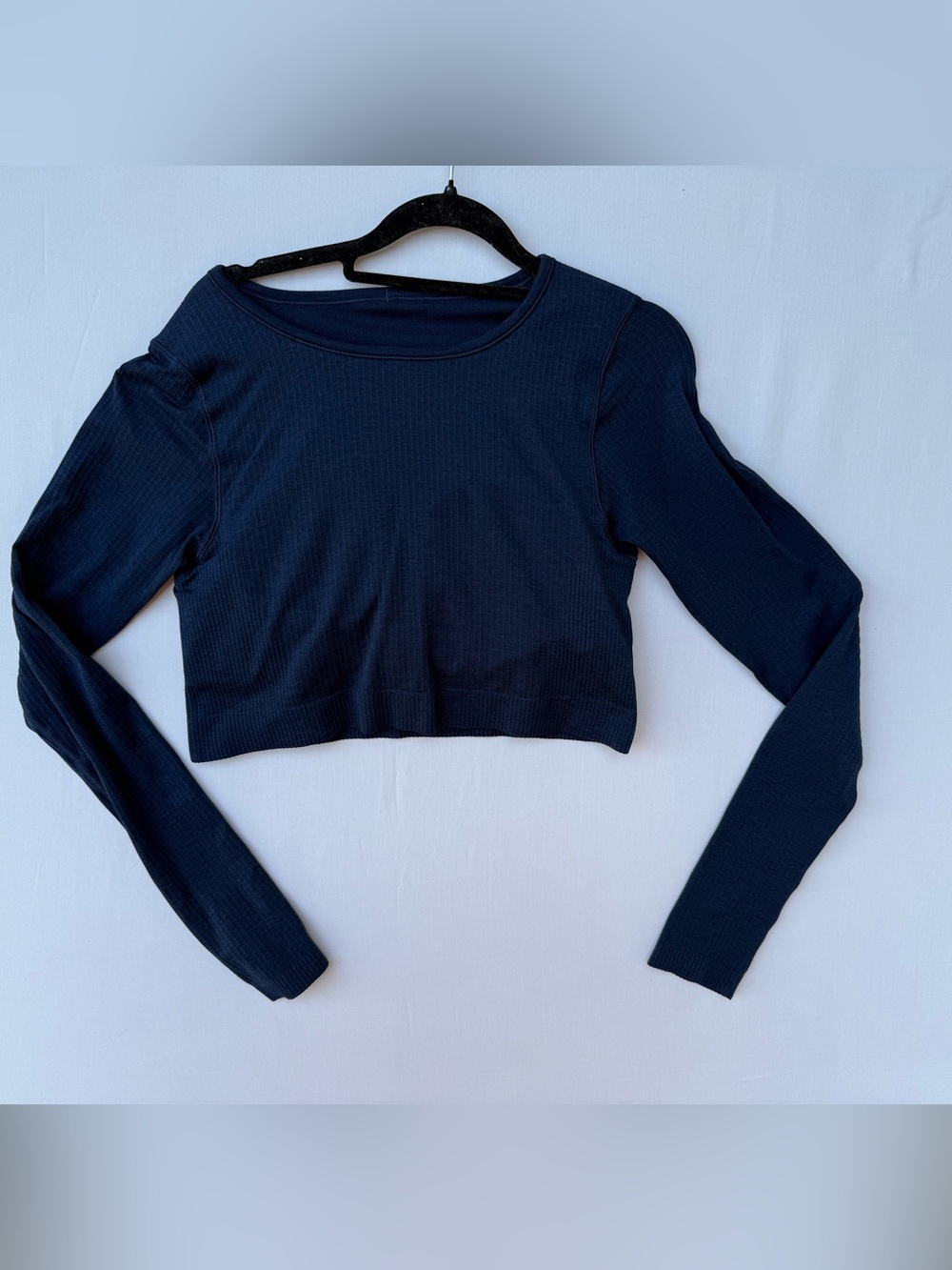 Lululemon Ribbed Women’s Navy Long-Sleeve Cropped Top Built in Bra
